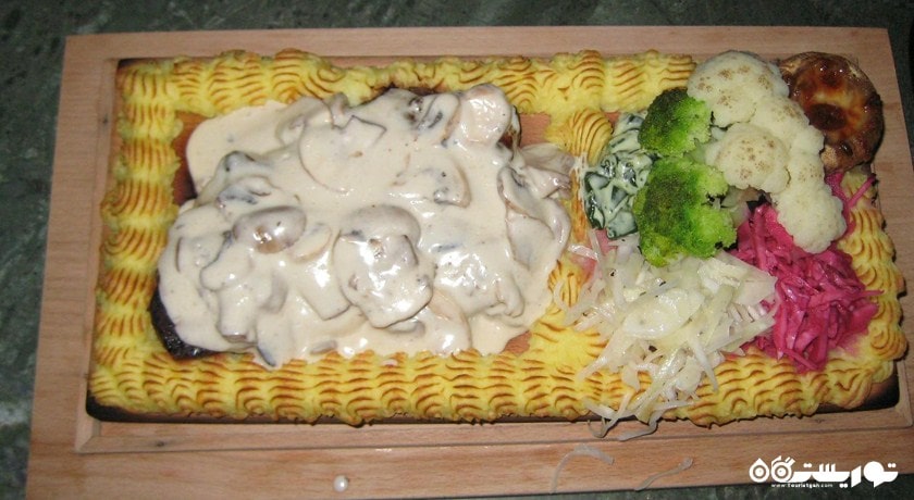 رستوران کافه و بیسترو جیمینو شهر کوش آداسی 